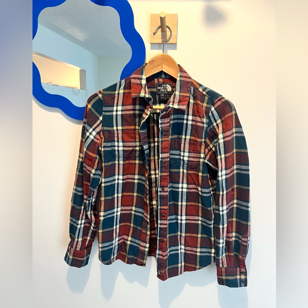 The North Face Women’s Plaid Flannel Button Down Shirt Size Small